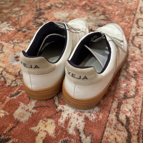 Men’s Veja V-Lock V-12 shoes White/Gum - Picture 4 of 7